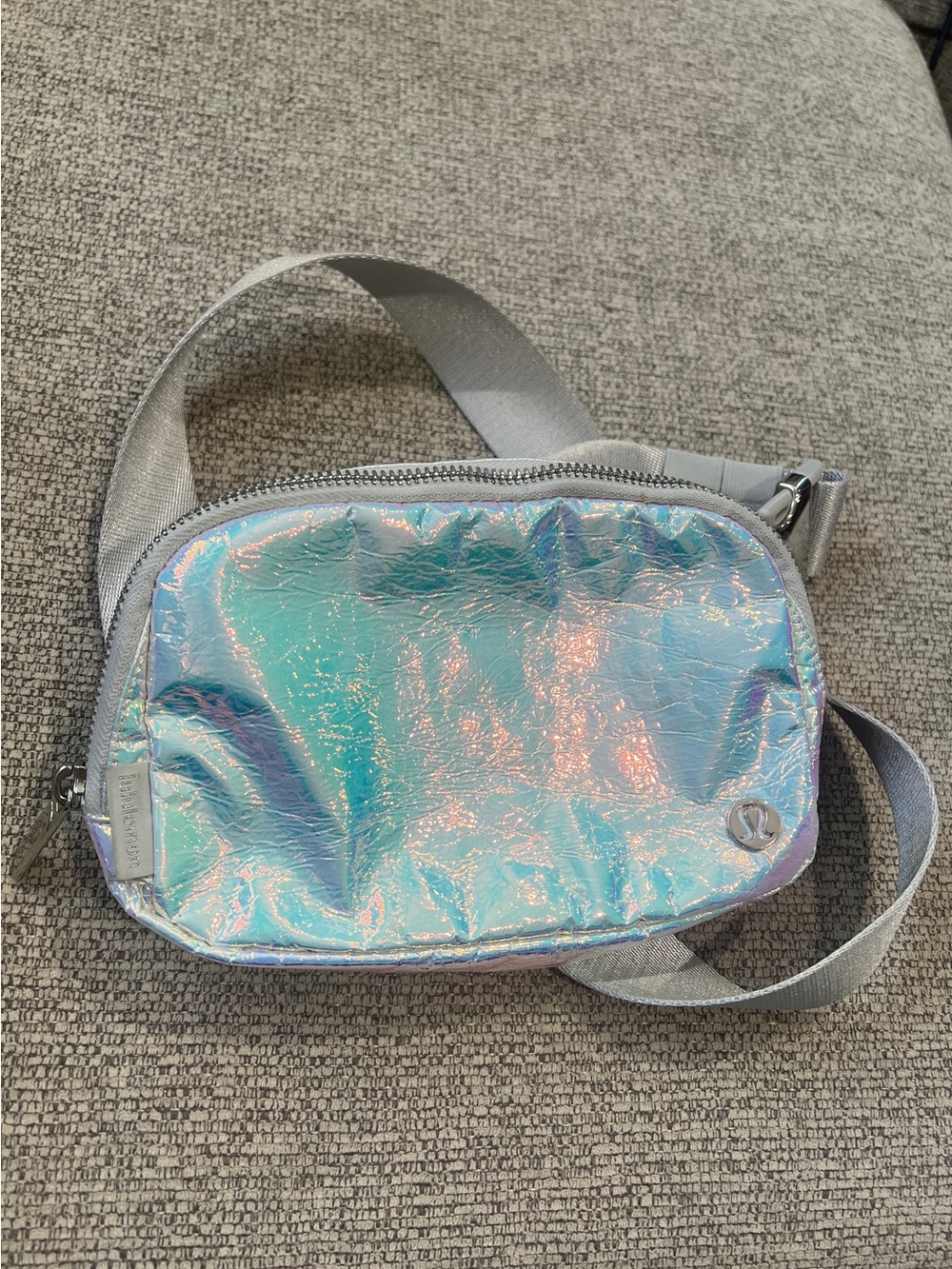 Lululemon Everywhere Belt Bag in Iridescent Holographic - Silver